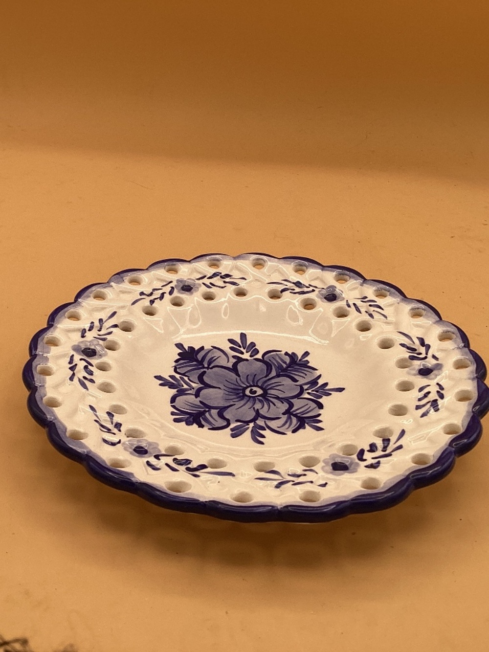 Reticulated dish